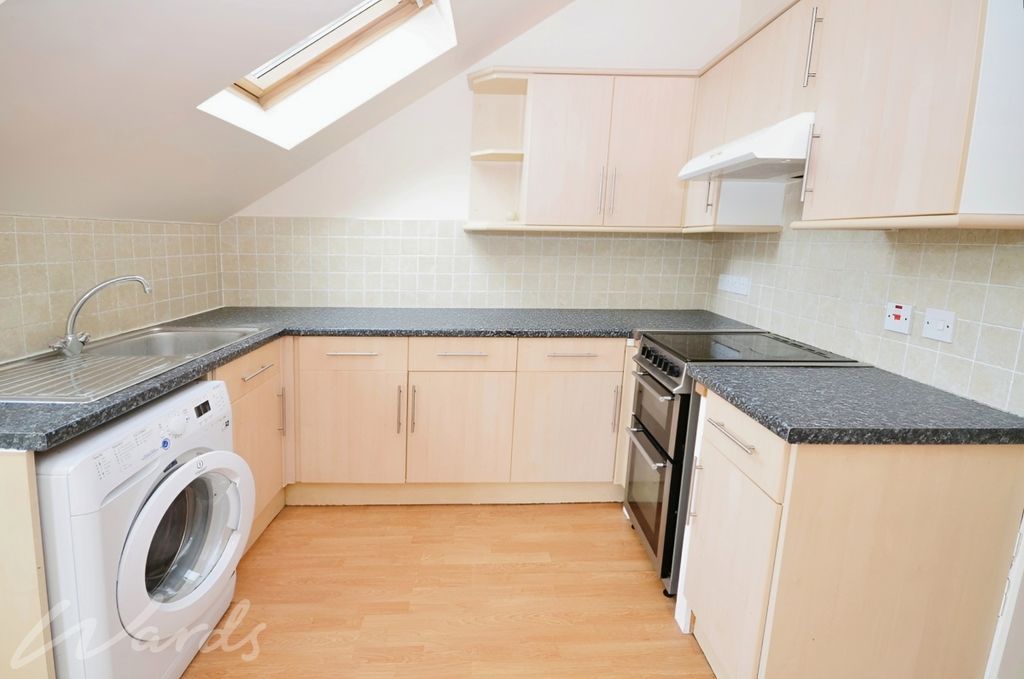 Property photo 2 of 8 St James Kitchen