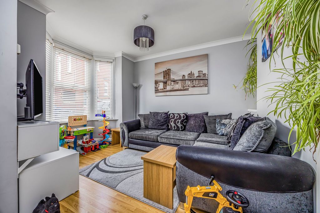Property photo 2 of 16