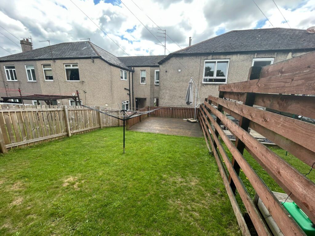 Property photo 2 of 31