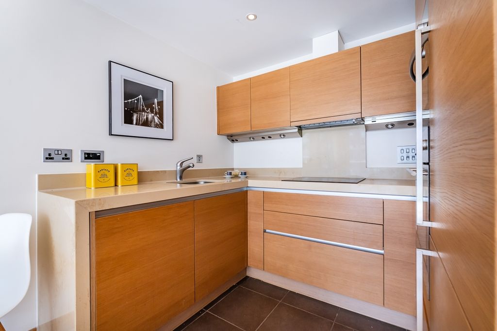 Property photo 3 of 16 1