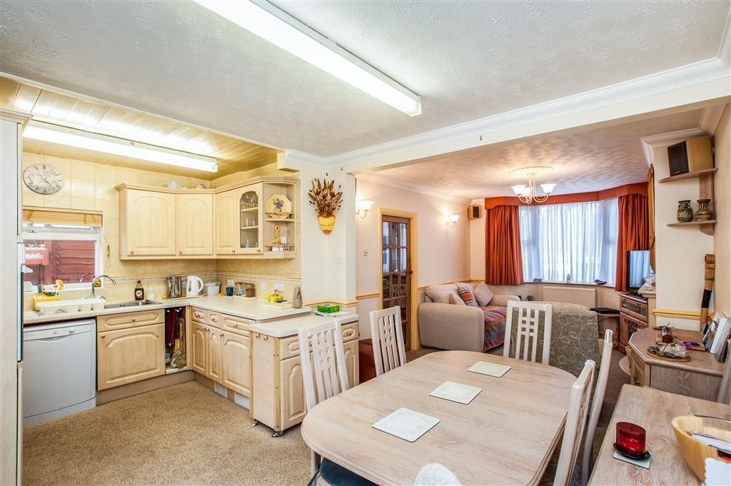 Property photo 2 of 12 Kitchen