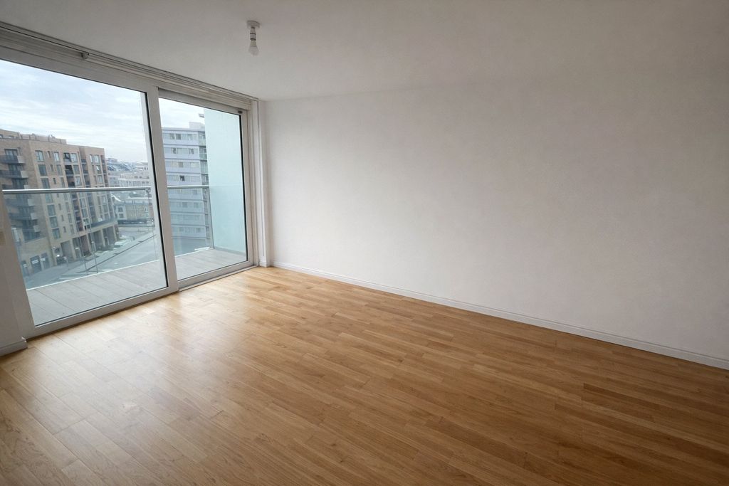 Property photo 2 of 9 Lounge