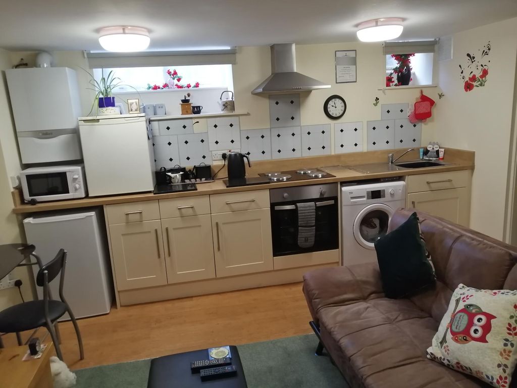 Property photo 3 of 7 Photo 2