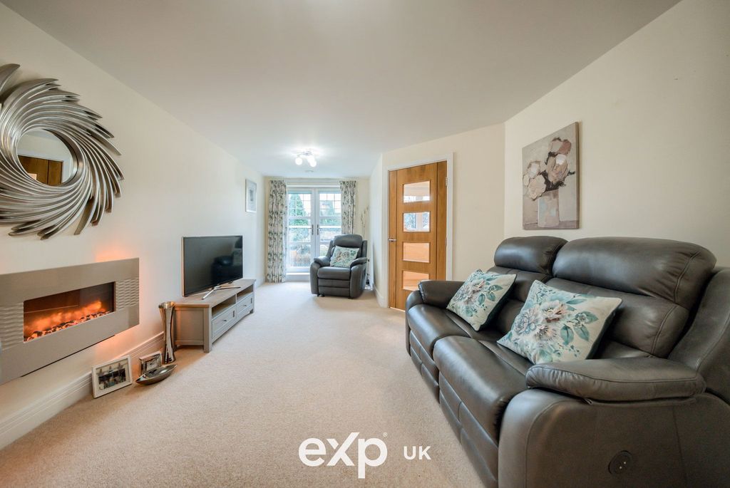 Property photo 3 of 11