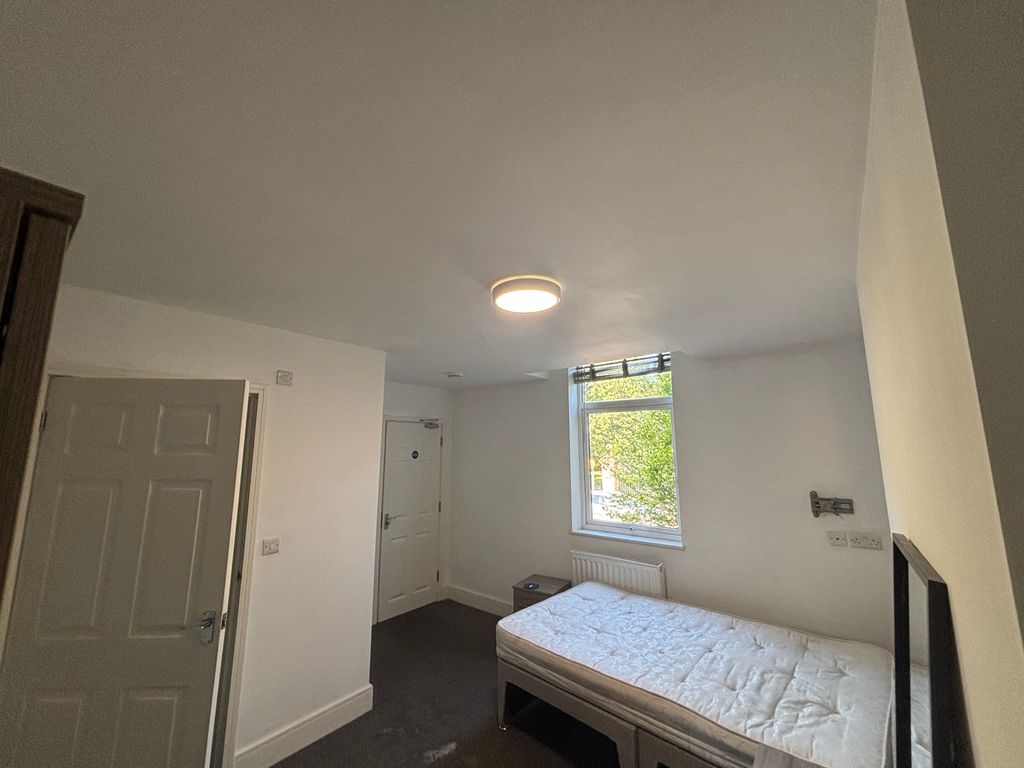 Property photo 2 of 5 Image
