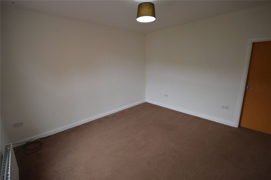 Property photo 3 of 8 Picture No. 25