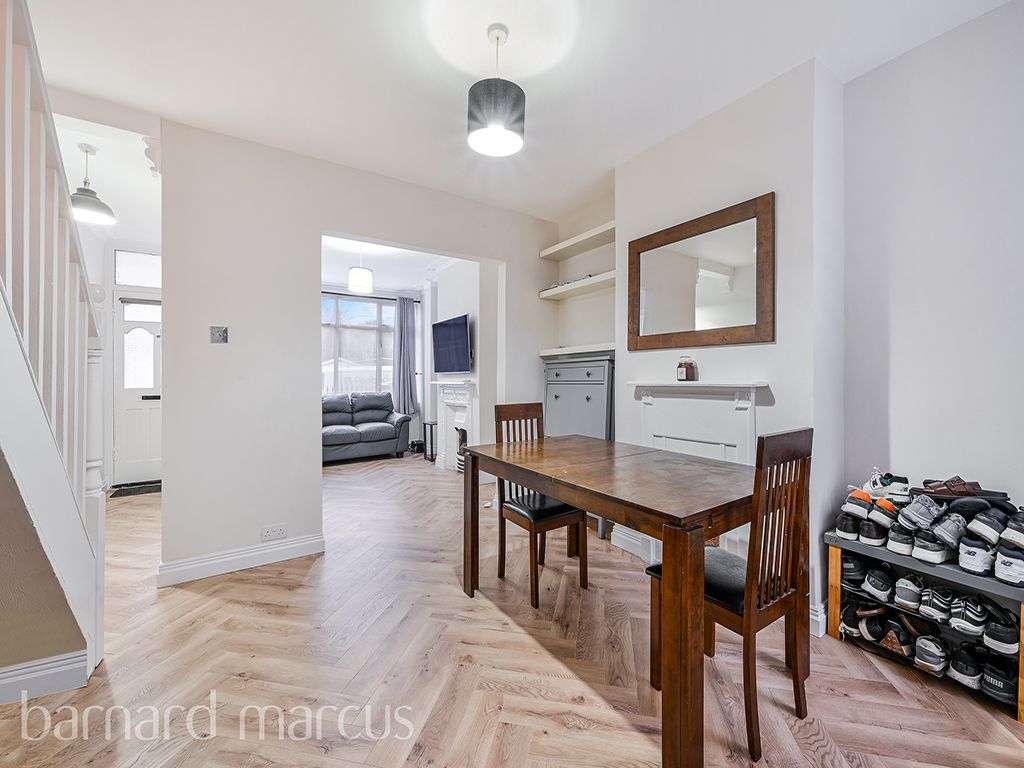 Property photo 2 of 8 Bathroom