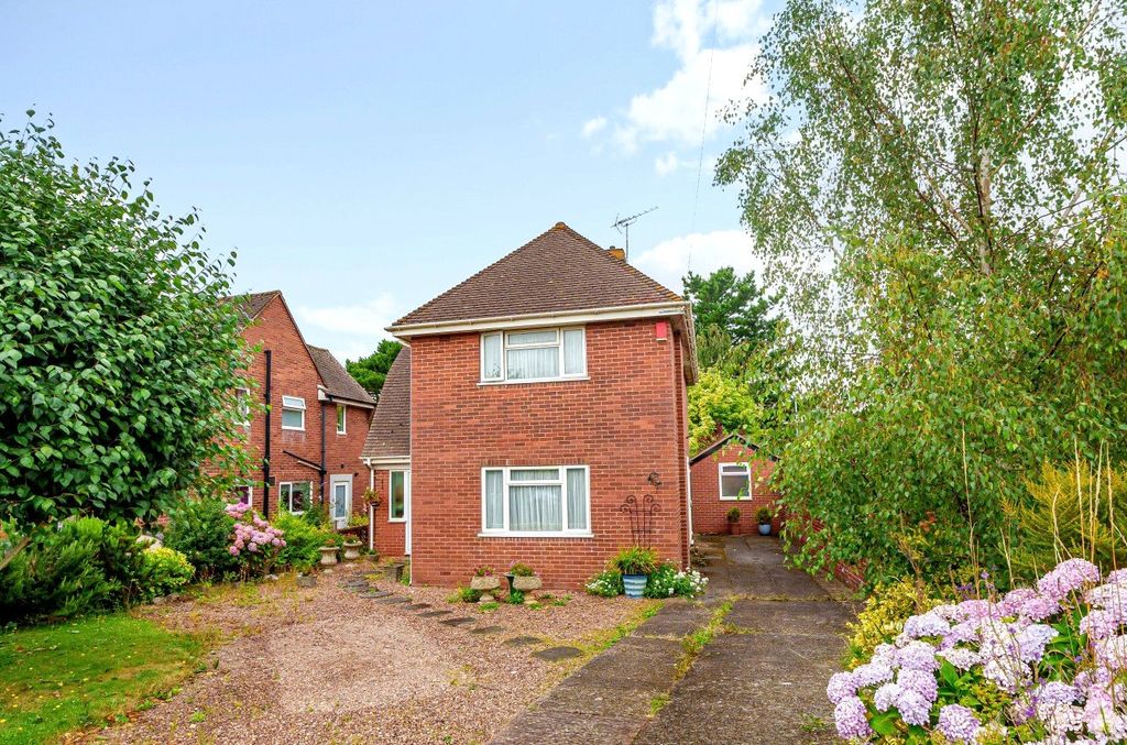 Property photo 1 of 11 Front Aspect