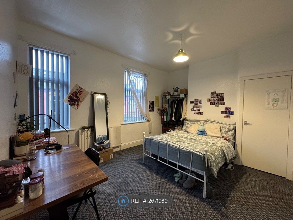 Property photo 1 of 15 Bedroom 1