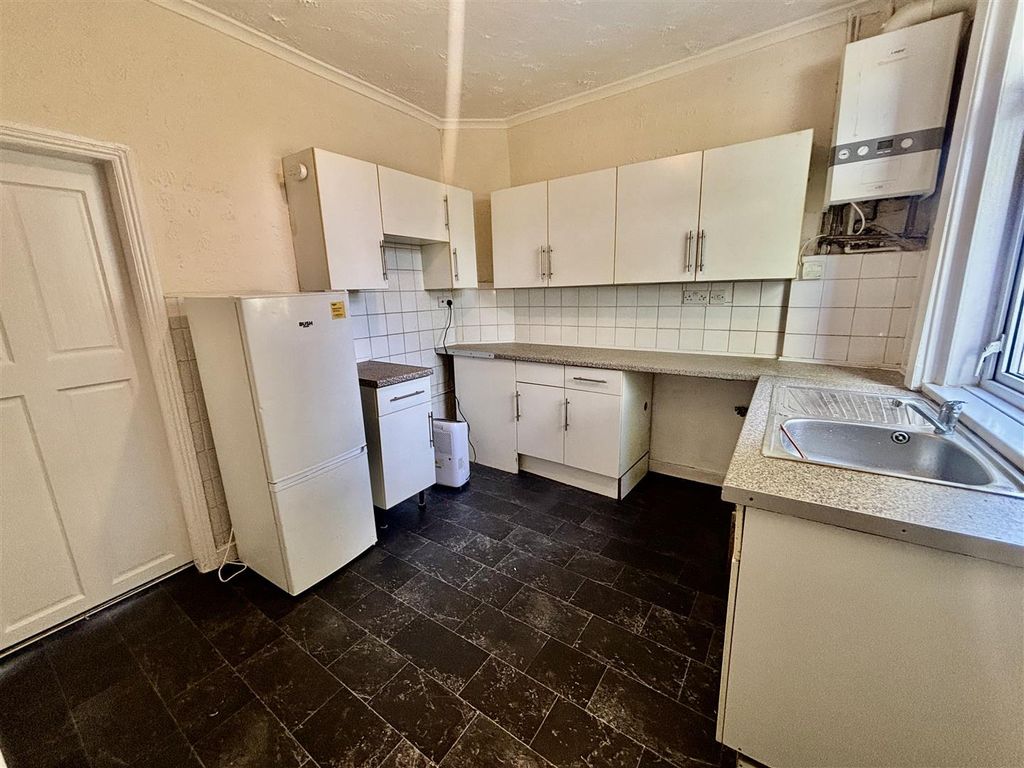 Property photo 3 of 11 20260421_093517129_Ios.Jpg