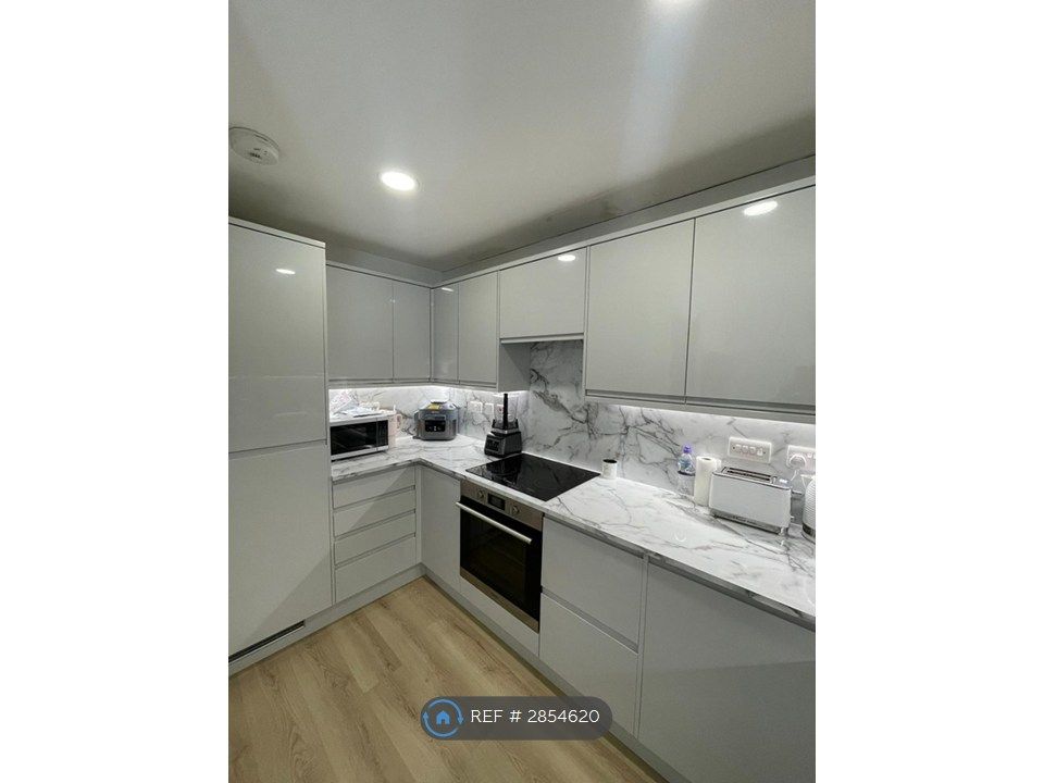 Property photo 1 of 13 Modern Kitchen