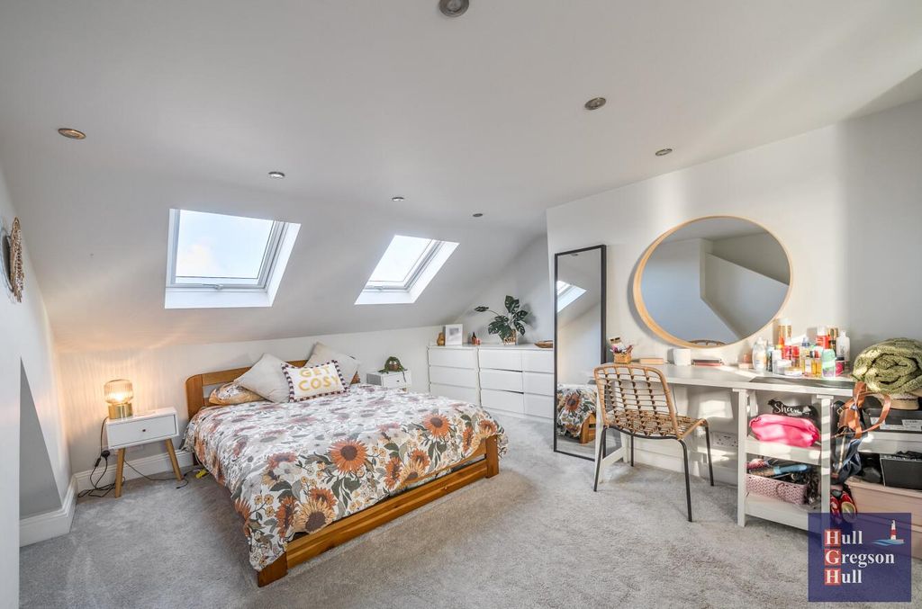 Property photo 3 of 33 9550dc3B-E899-4E74-89d9-687Ca3B39A38.Jpg