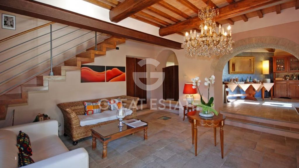 Property photo 2 of 34 Interiors