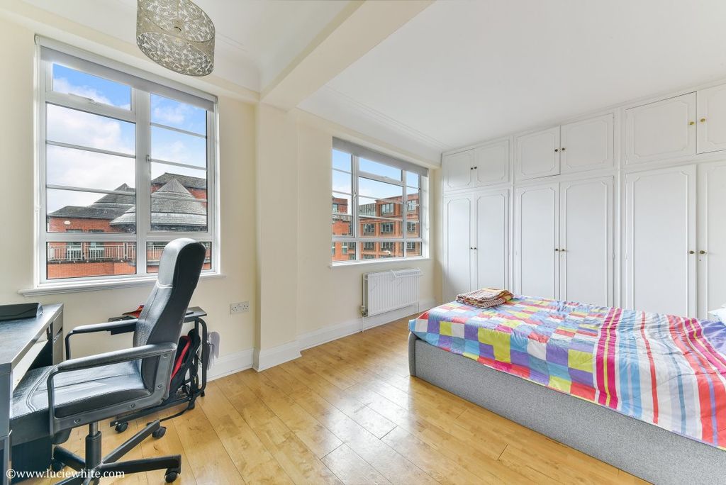 Property photo 3 of 10