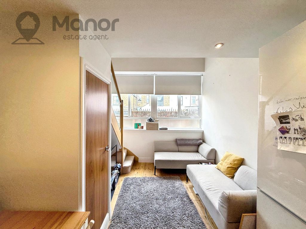 Property photo 3 of 8 Open Plan