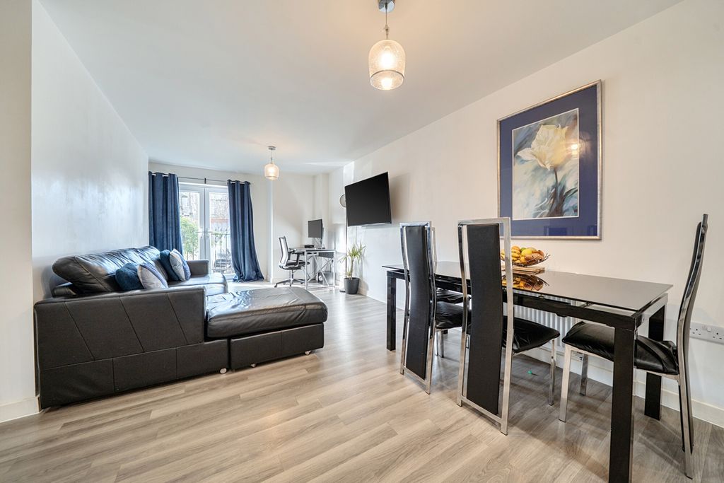 Property photo 3 of 16 Dining Room