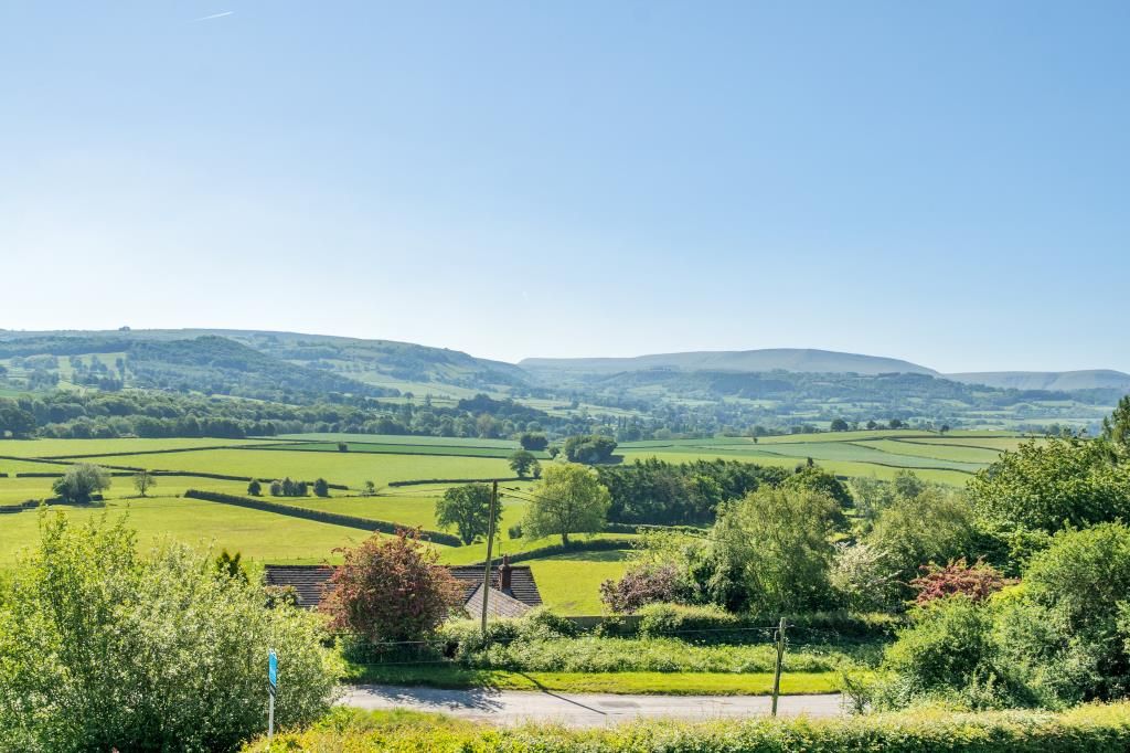 Property photo 2 of 20 Photos