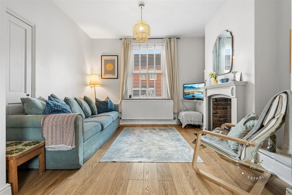 Property photo 3 of 38 Bruce St (19).Jpg