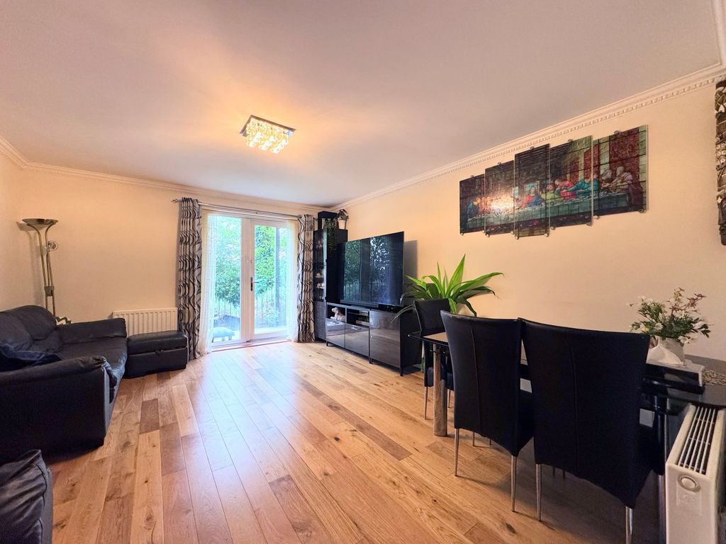 Property photo 1 of 13 Living/Dining Area
