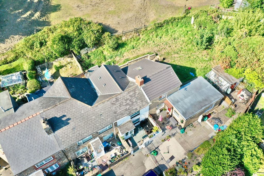 Additional image 18 of 2 bed property for saleWesley Place, Beaufort NP23