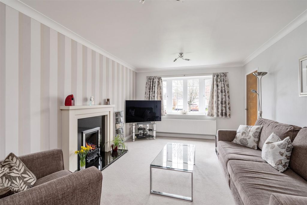 Property photo 2 of 19 23 Wilberforce Way_11.Jpg