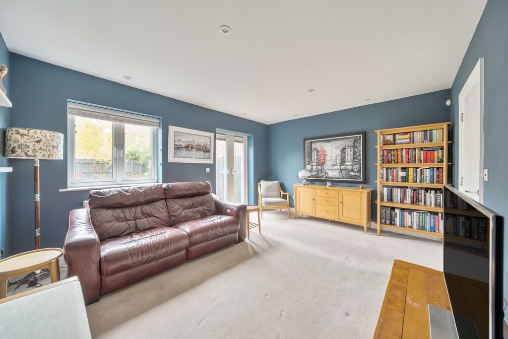 Property photo 2 of 16 Picture No. 24
