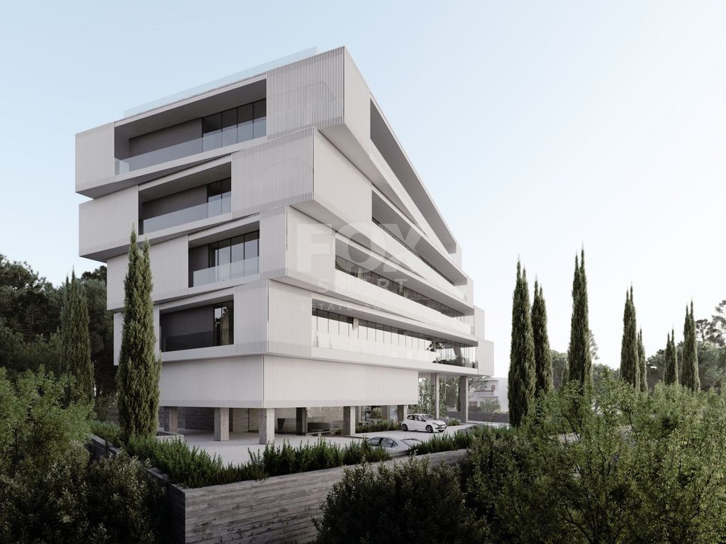 Property photo 1 of 13 Luxury Office Building Offering A Covered Area Of Over 2,000