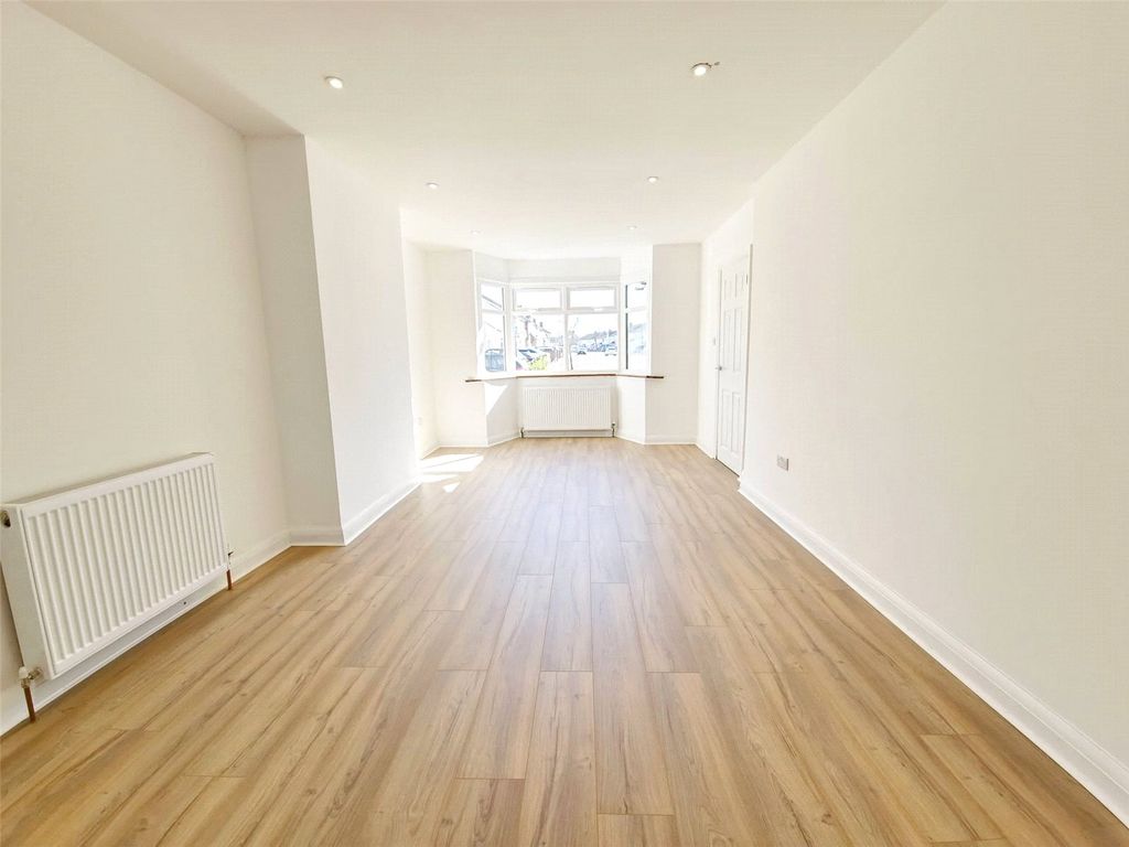 Property photo 3 of 14 Picture No. 02