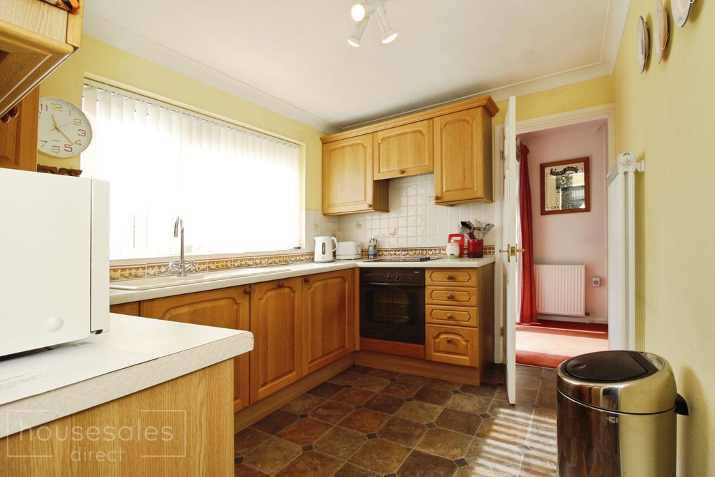 Property photo 2 of 11