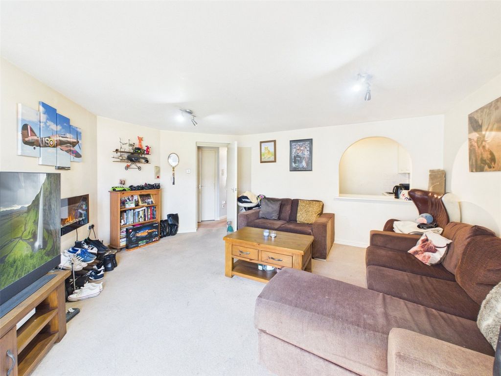 Property photo 3 of 9 Living Room