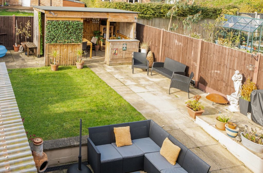 Property photo 3 of 20 Ewemove Harrogate Garden