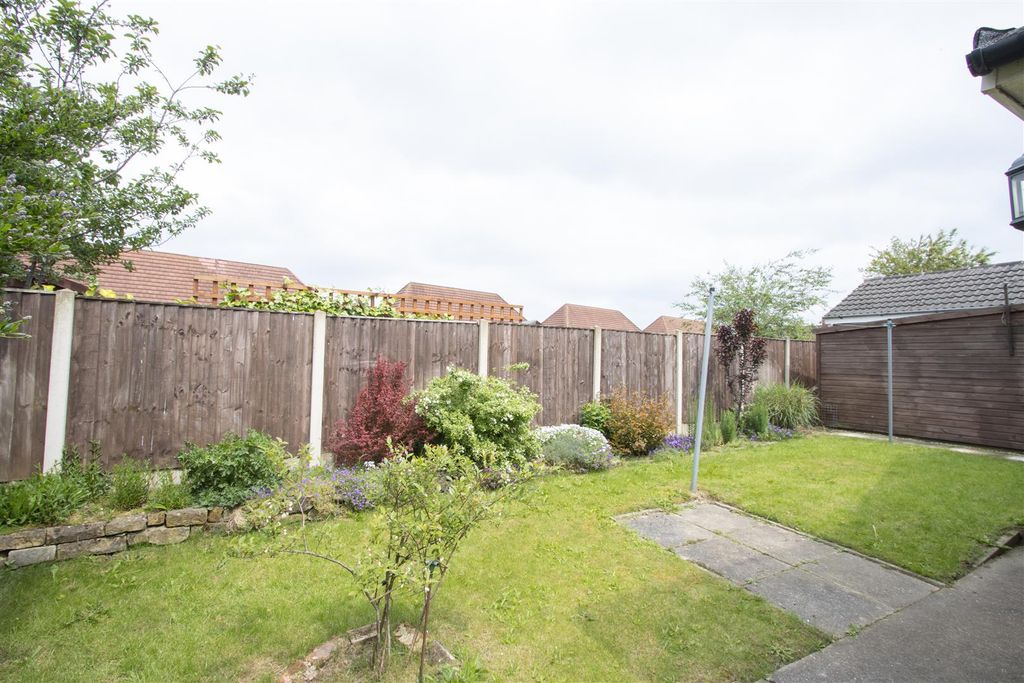 Property photo 3 of 16 Garden.Jpg