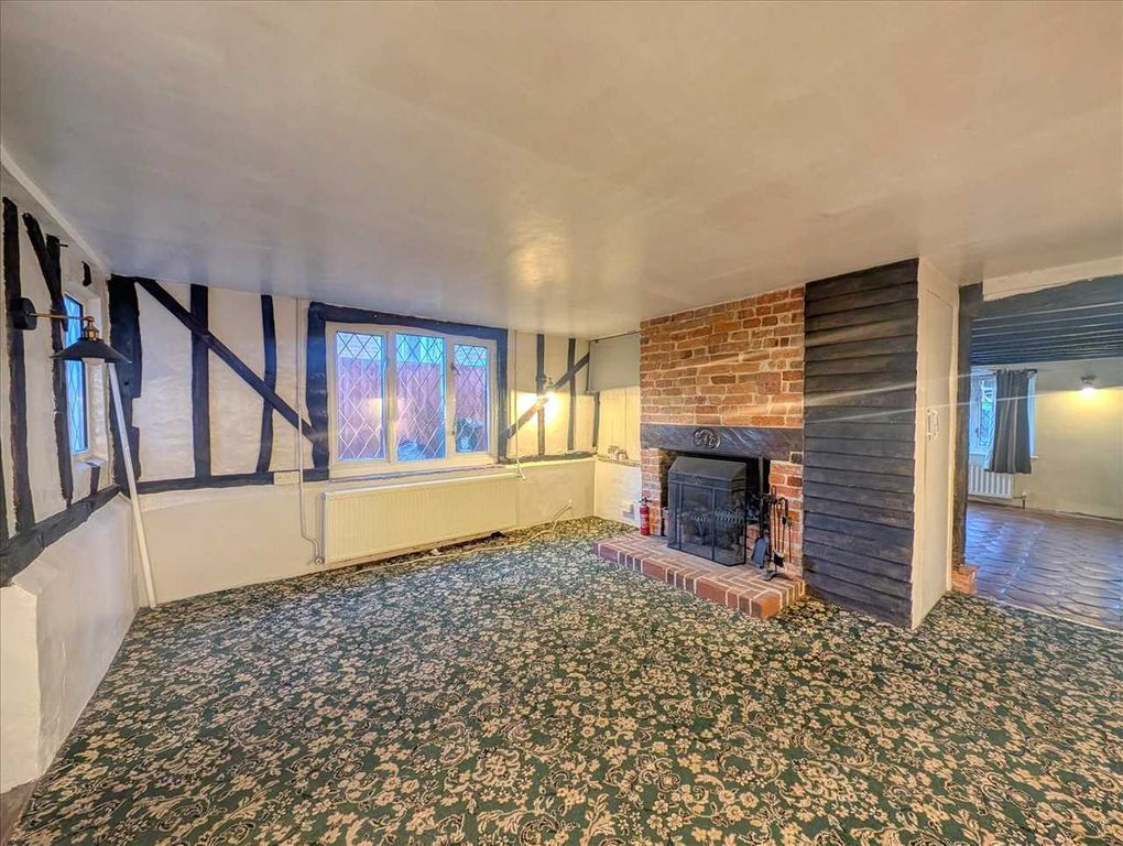 Property photo 3 of 17 Lounge