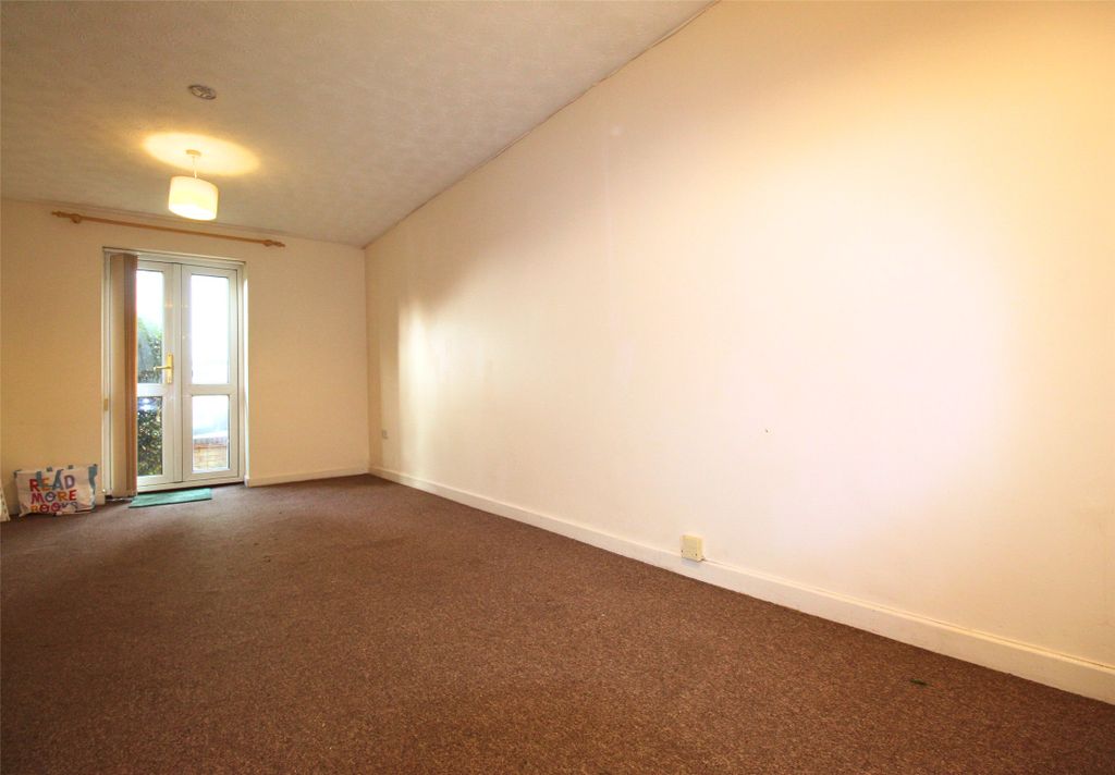 Property photo 2 of 7 Living Room