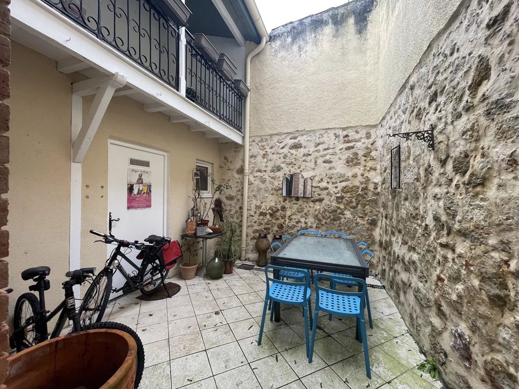 Property photo 3 of 14