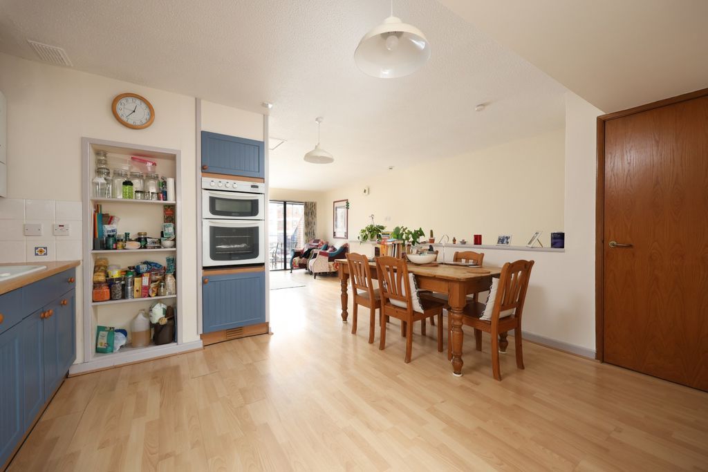 Property photo 2 of 10 Kitchen/Dining Room