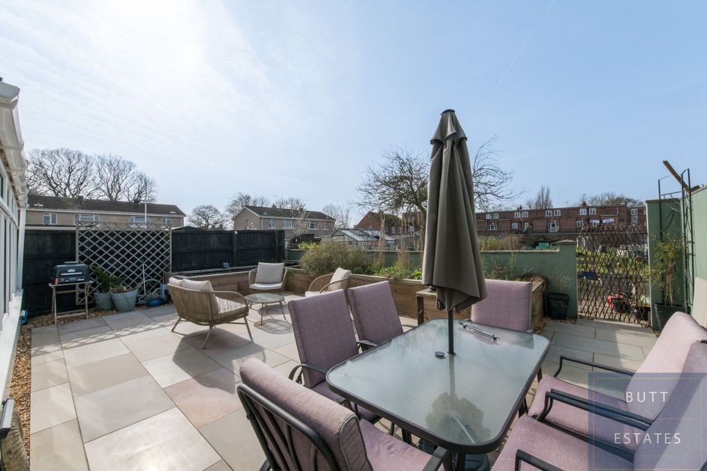 Property photo 3 of 15