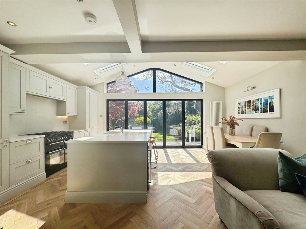 Property photo 2 of 20 Picture No. 18