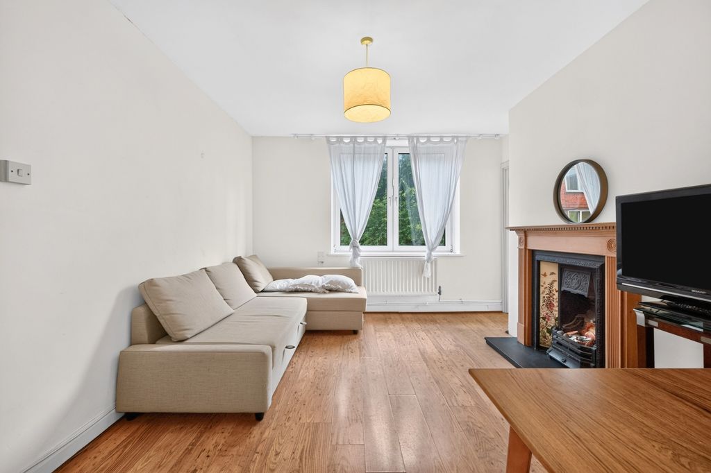 Property photo 1 of 13 Living Room (2)