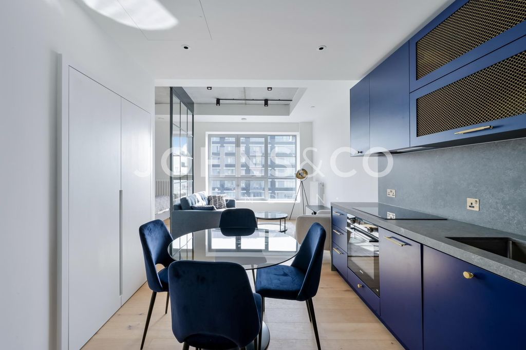 Property photo 3 of 25