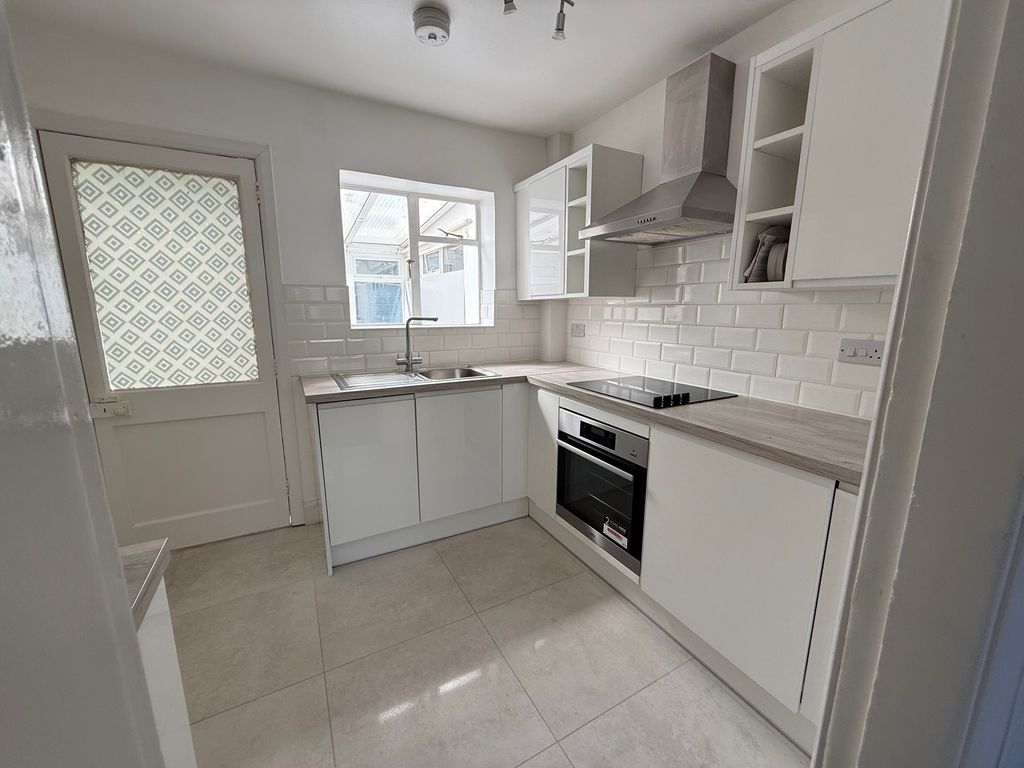 Property photo 2 of 9 2