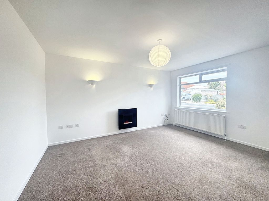 Property photo 3 of 33