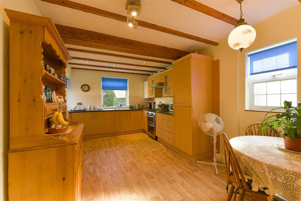 Property photo 2 of 13 (3 Of 13).Jpg