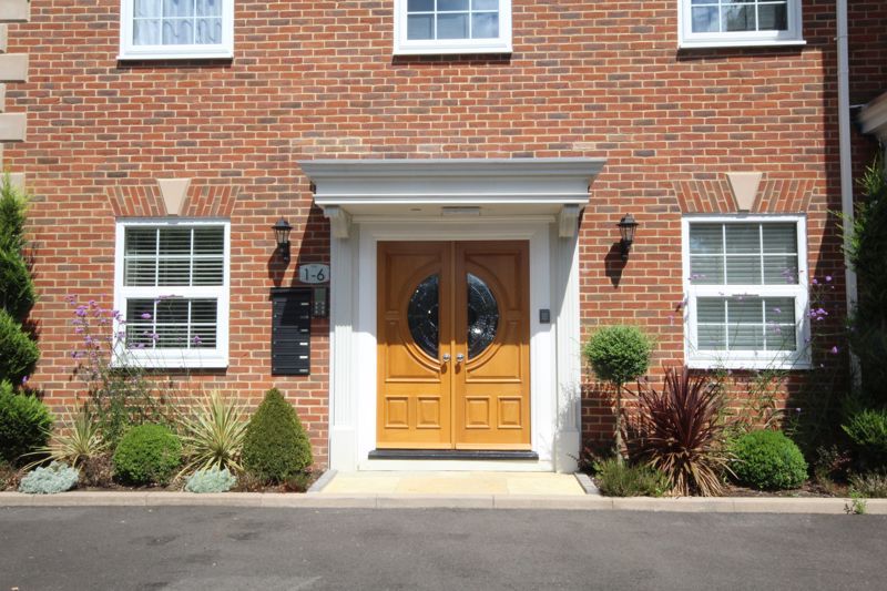 Property photo 1 of 9 Photo 9