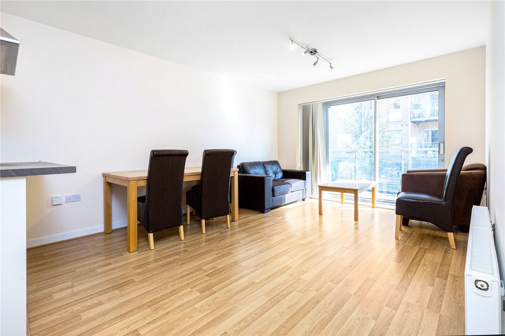 Property photo 2 of 14 Picture No. 20