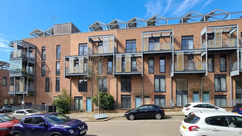 Property photo 1 of 22