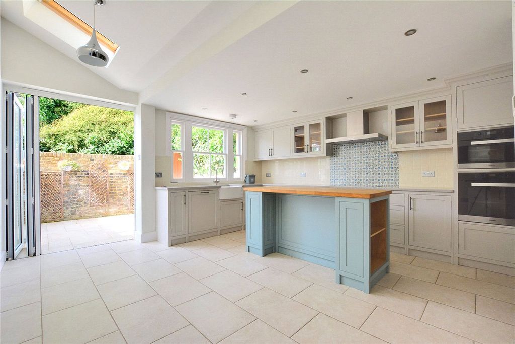 Property photo 2 of 18 Picture No. 04