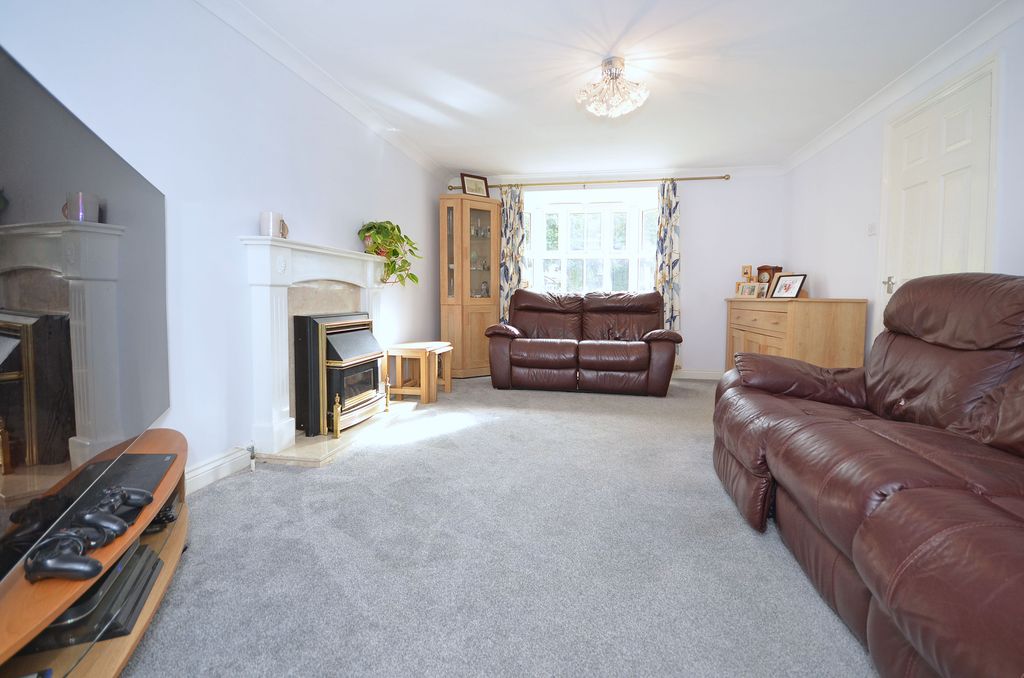 Property photo 3 of 28