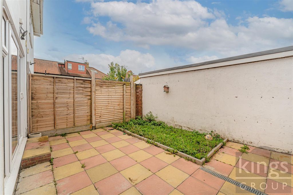 Property photo 2 of 22