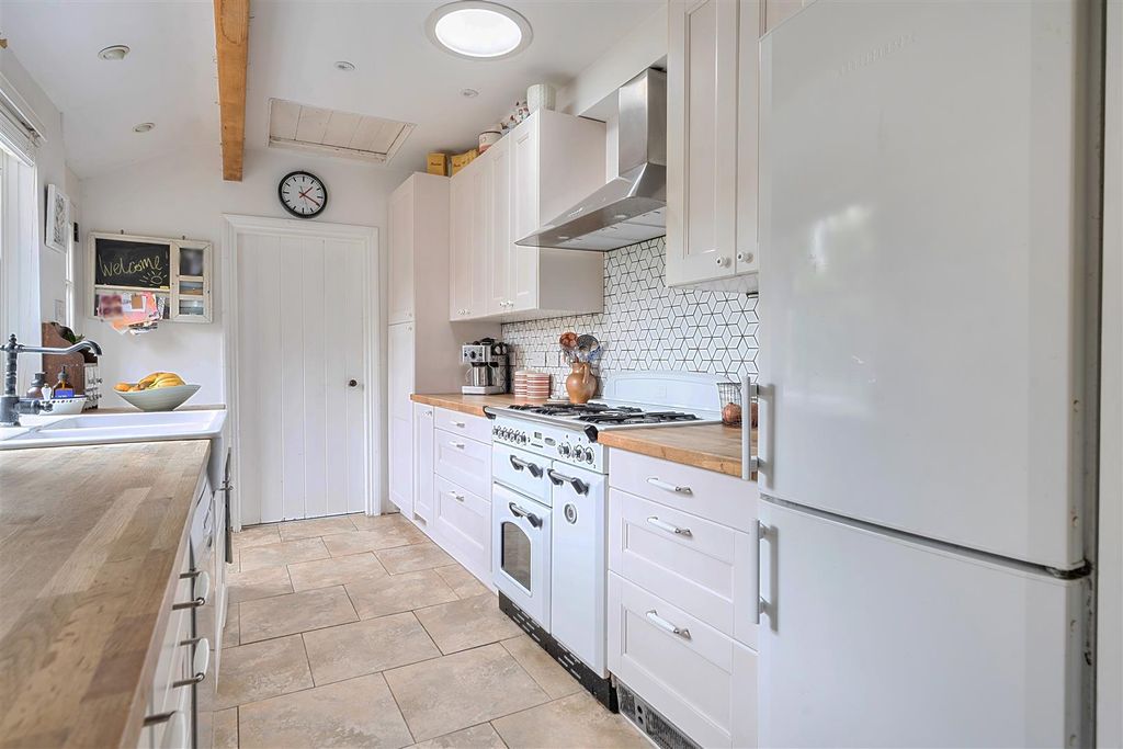Property photo 2 of 23 Kitchen